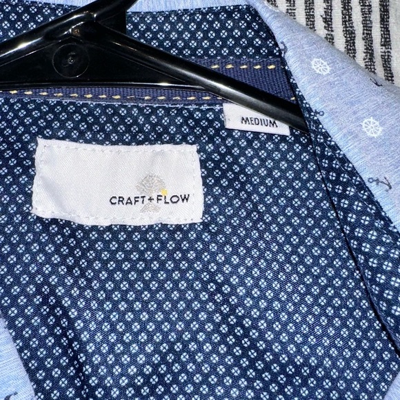 Blue short sleeve men’s button up shirt - Medium - Picture 2 of 3